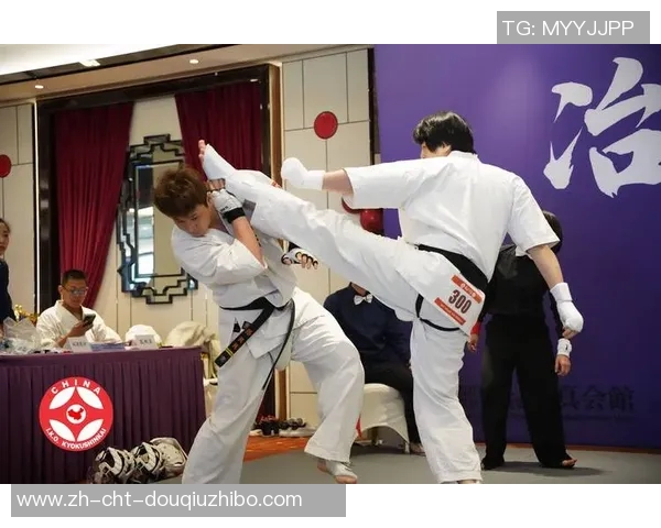 青木真也与一龙的巅峰对决谁将成为武道界的新传奇 青木真也与一龙的巅峰对决谁将成为武道界的新传奇